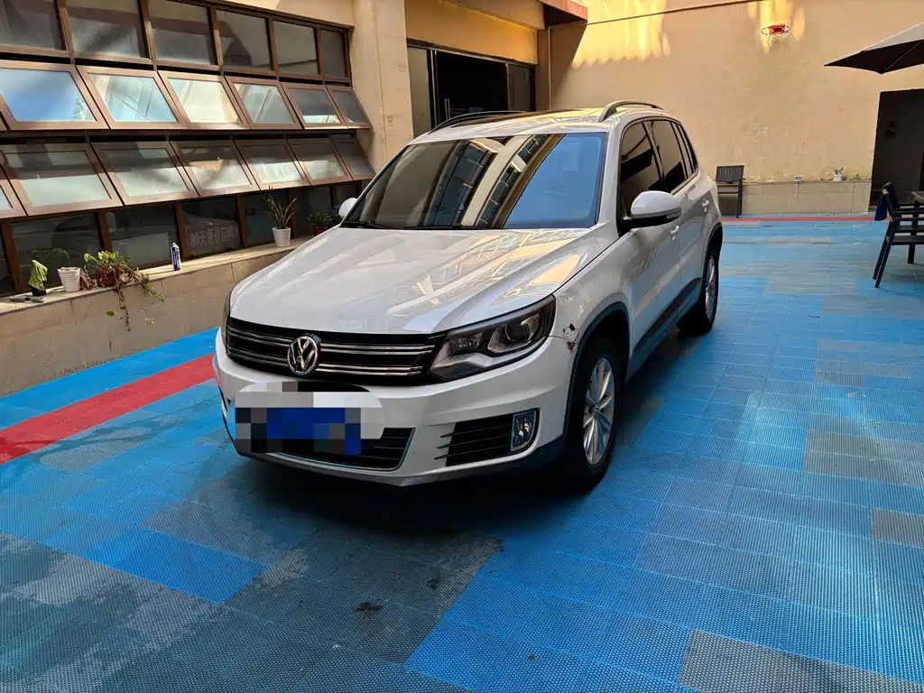 Volkswagen Tiguan 2017 — фото 1