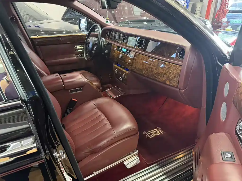 Rolls-Royce Phantom 2013 — фото 16