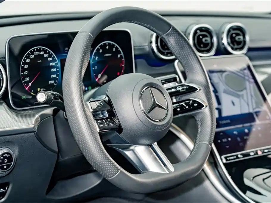 Mercedes-Benz C-Class 2023 — фото 9