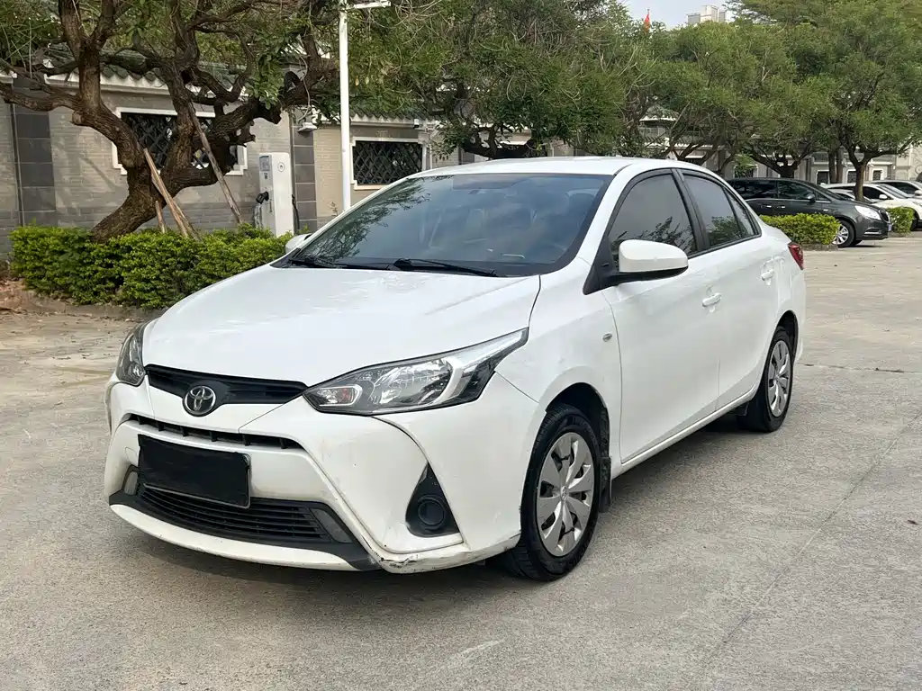 Toyota Yaris L 2020