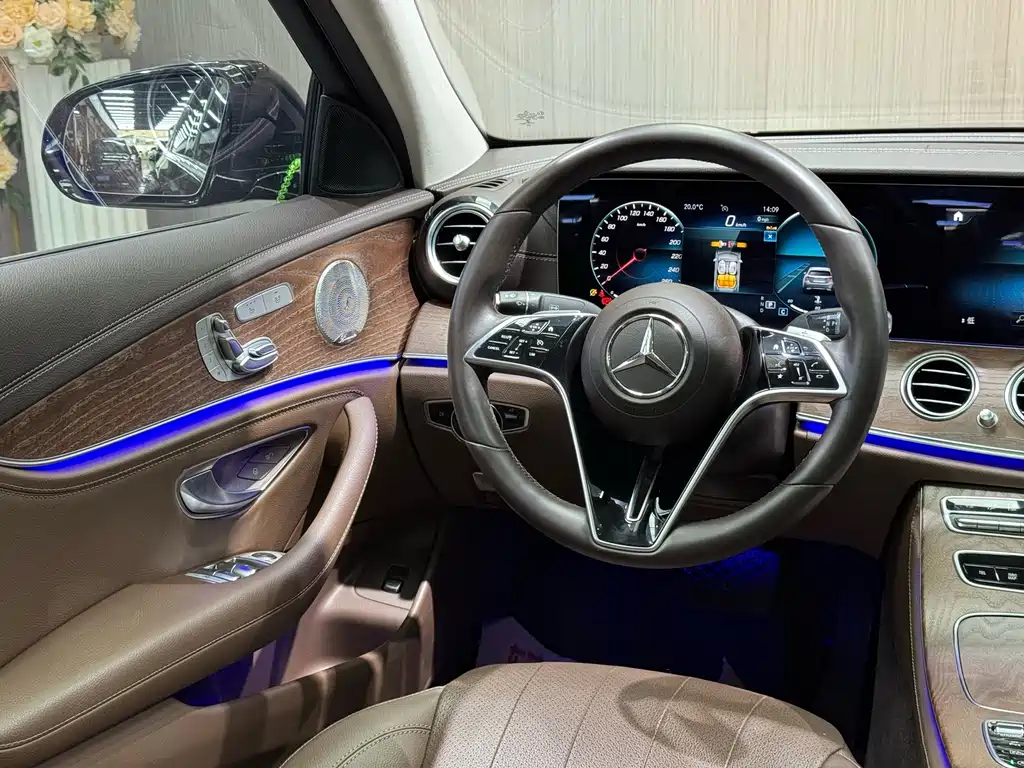 Mercedes-Benz E-Class 2023 — фото 19
