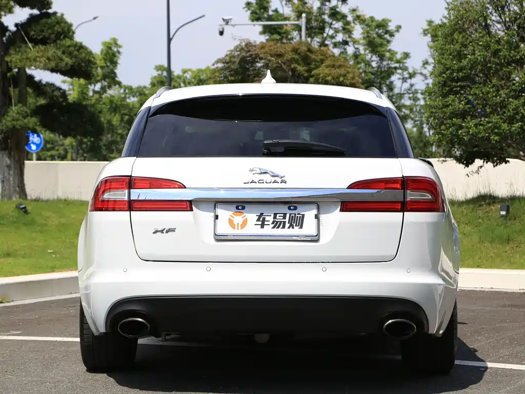 Jaguar XF 2016 — фото 22