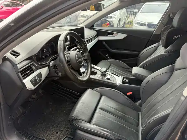 Audi A4L 2020