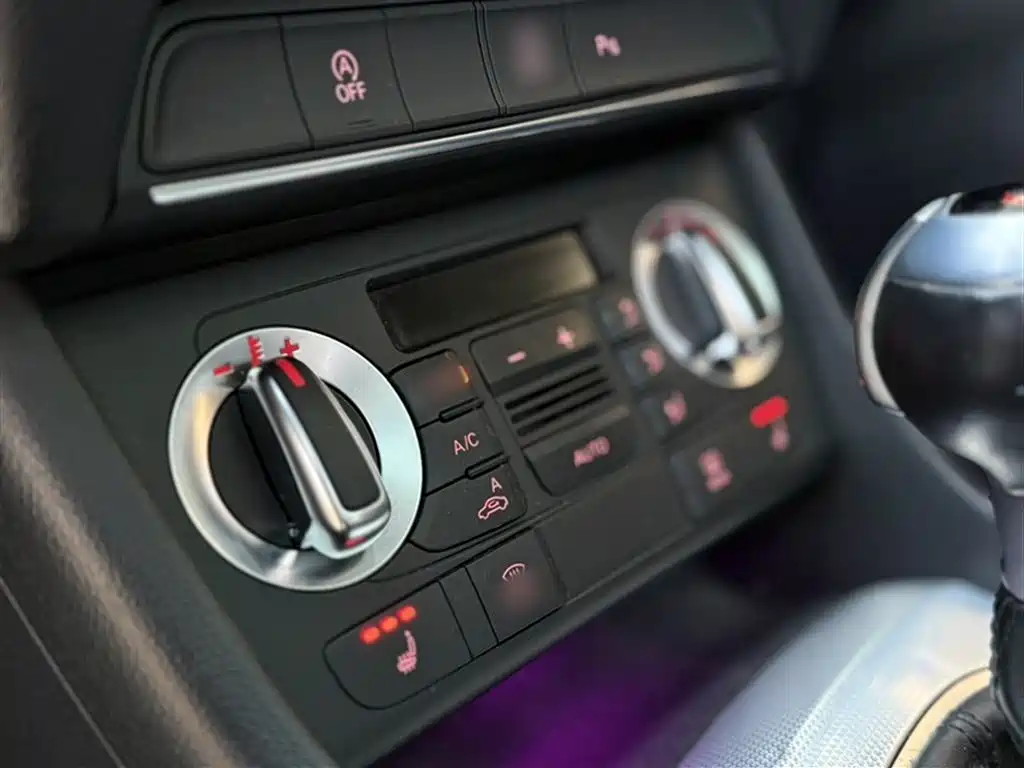 Audi Q3 2015 — фото 11