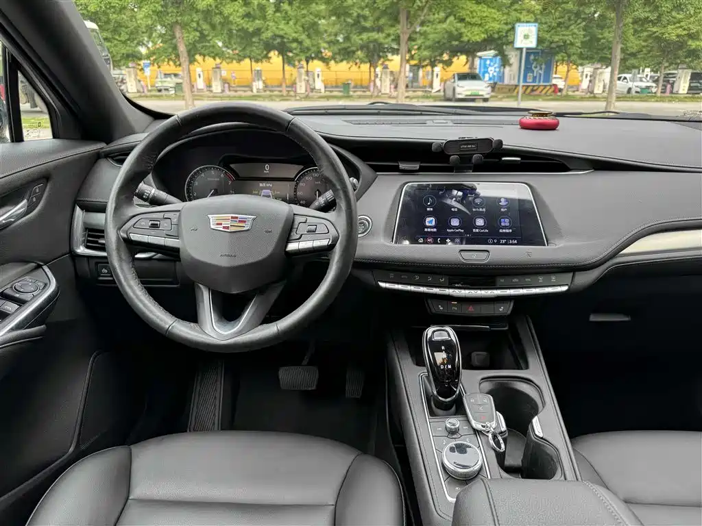 Cadillac XT4 2020 — фото 19