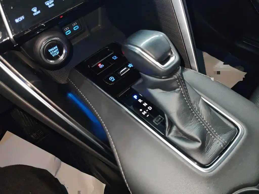 Toyota Harrier 2022 — фото 10