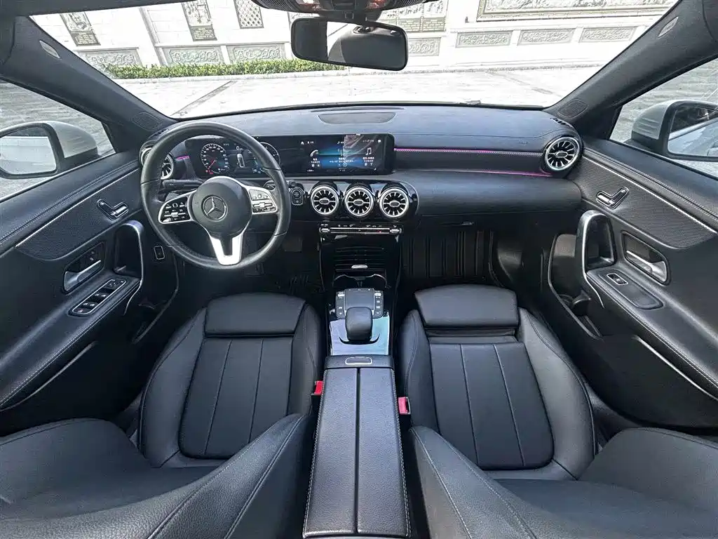 Mercedes-Benz A-Class 2022 — фото 7