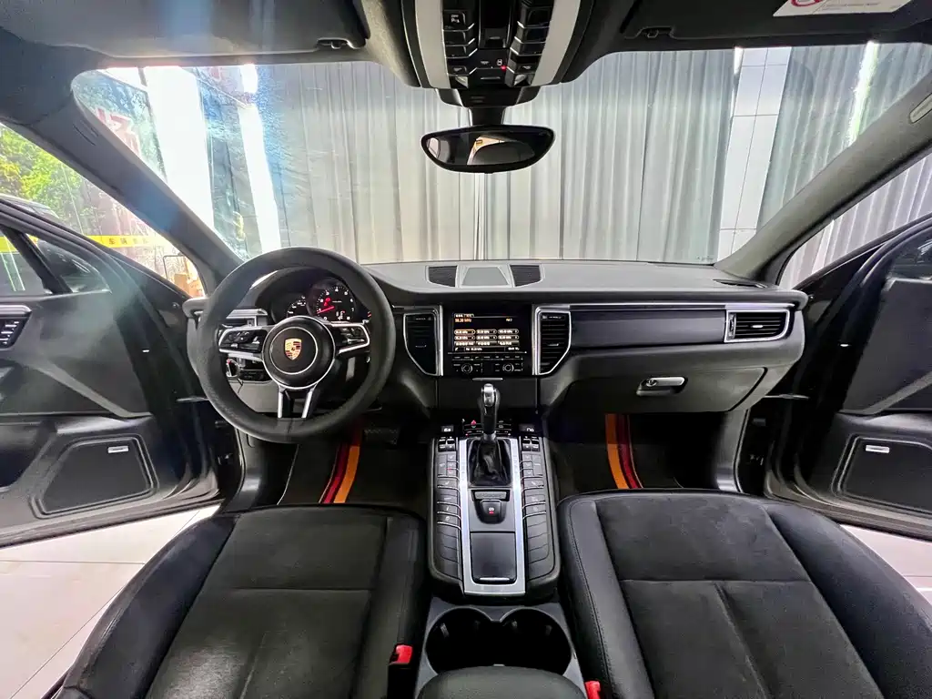Porsche Macan 2015 — фото 16