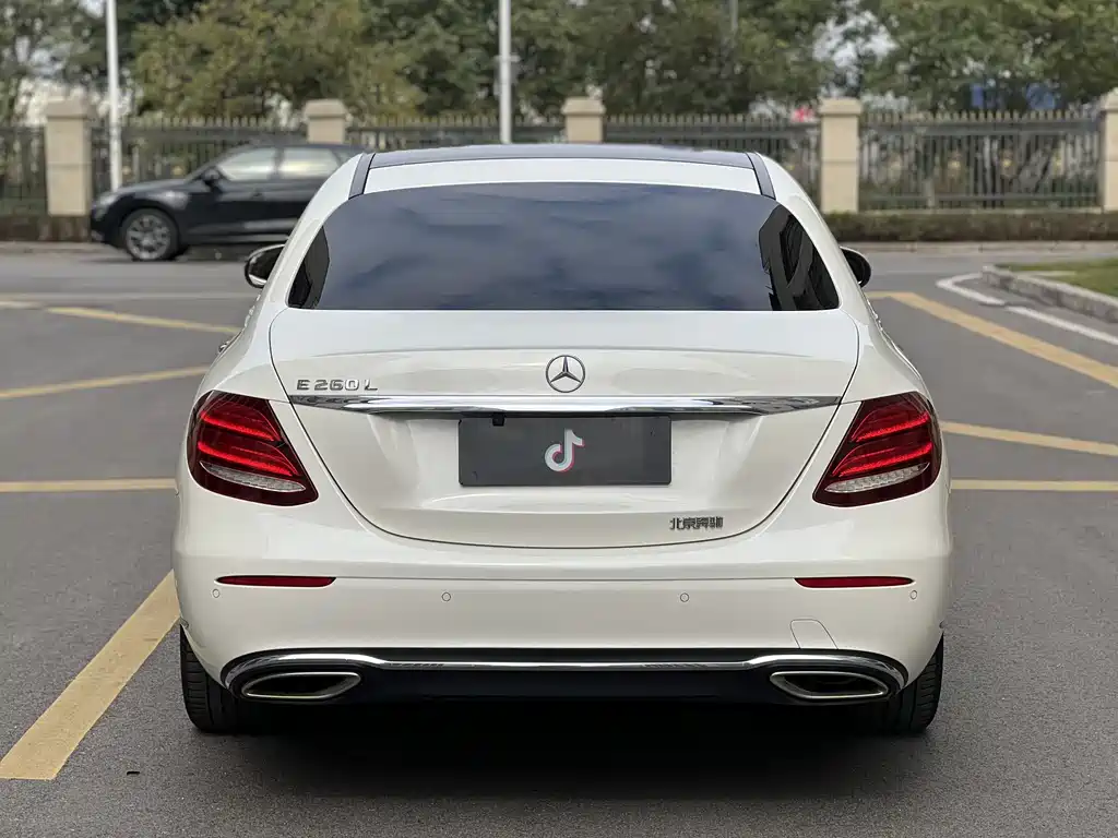 Mercedes-Benz E-Class 2020 — фото 17