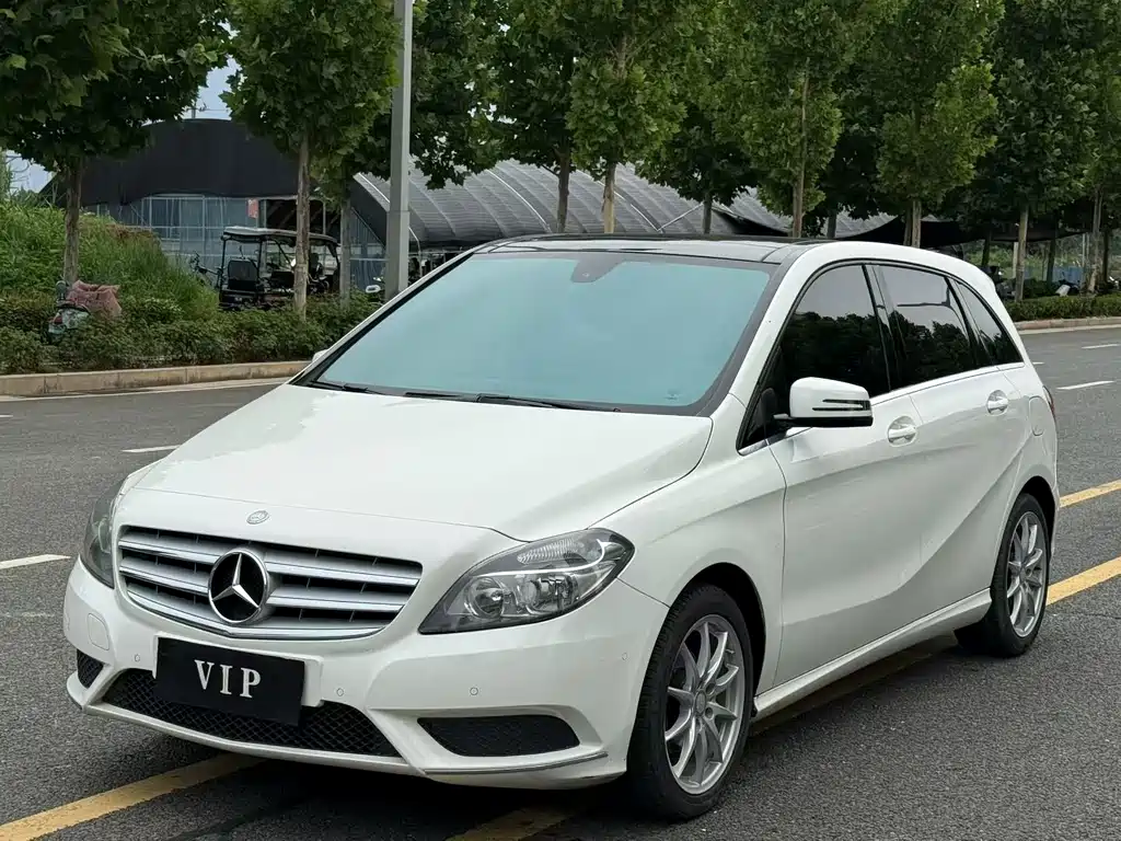 Mercedes-Benz B-Class 2013 — фото 1