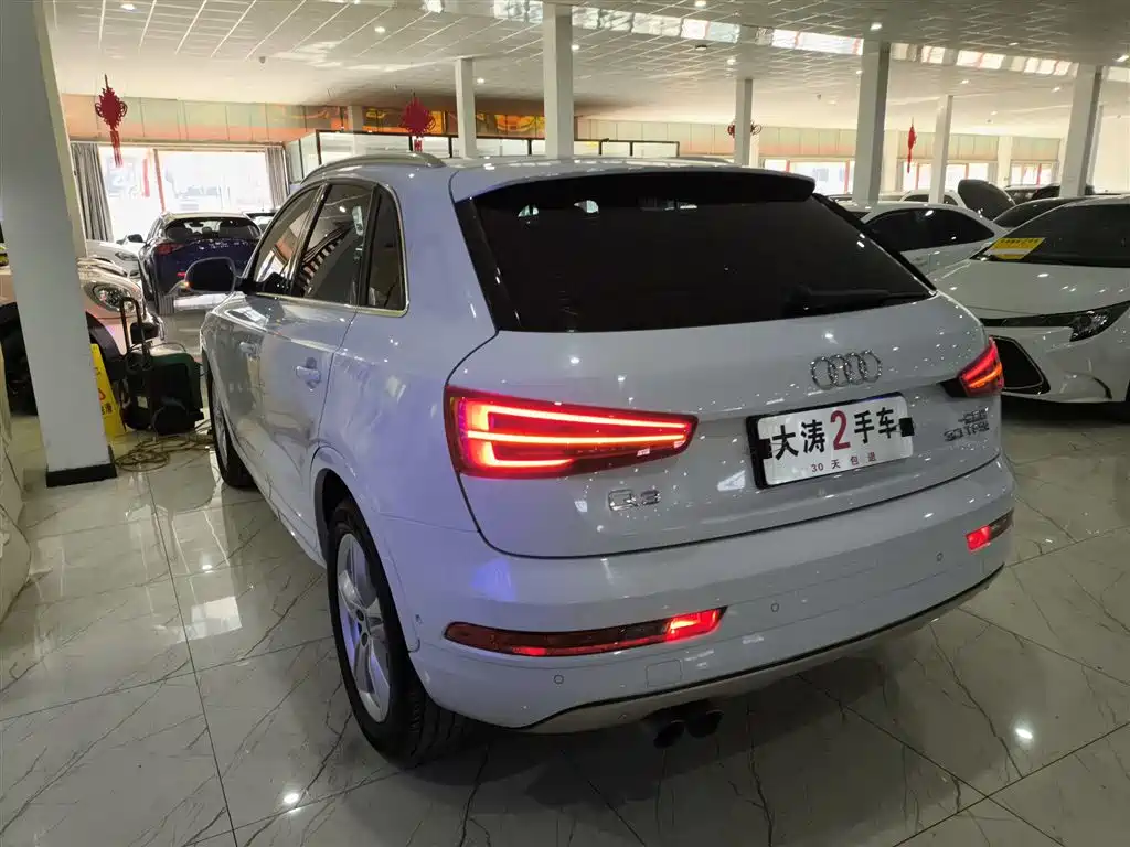 Audi Q3 2017 — фото 23