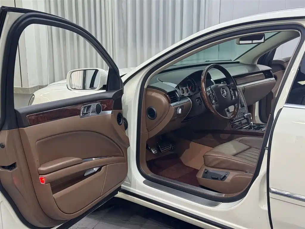 Volkswagen Phaeton 2015 — фото 4