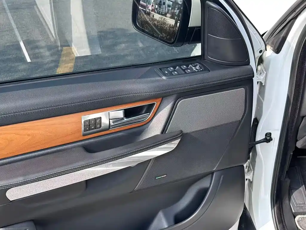 Land Rover Sport 2013 — фото 18