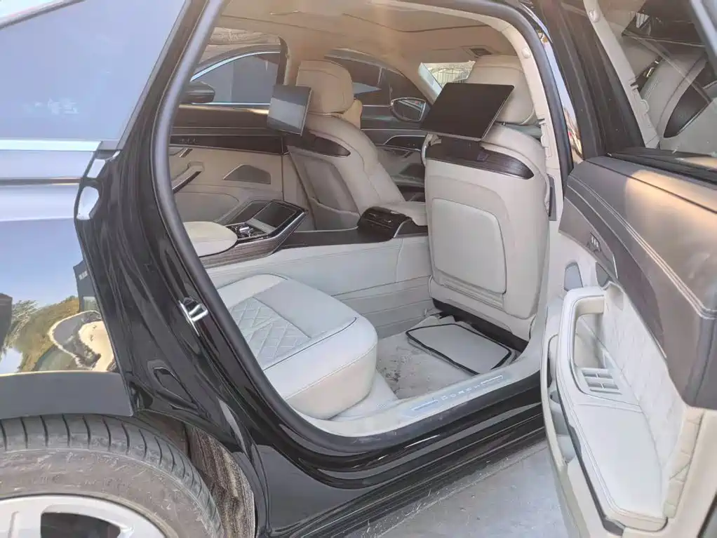 Audi A8 2022