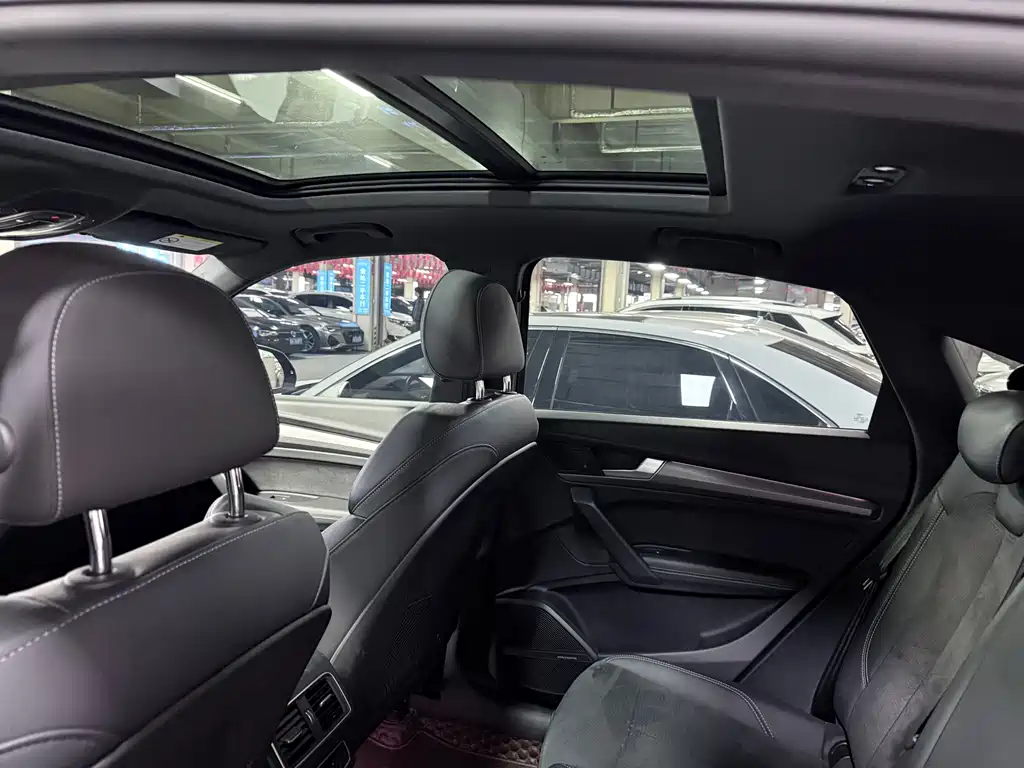 Audi Q5L Sportback 2022 — фото 12