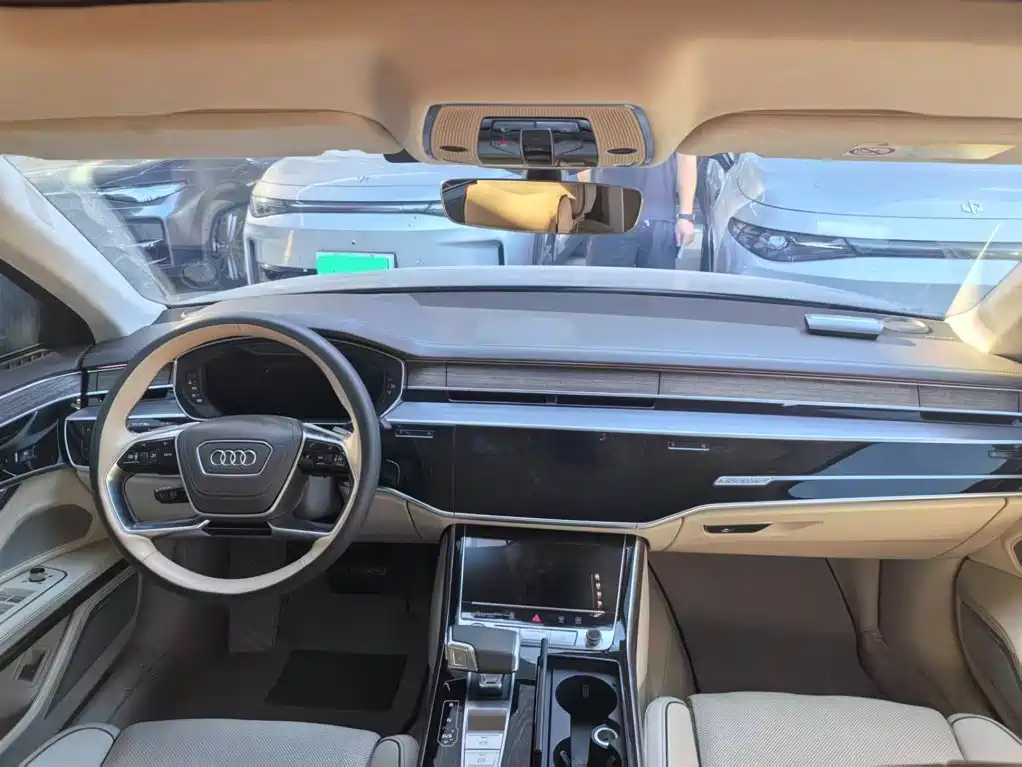 Audi A8 2022