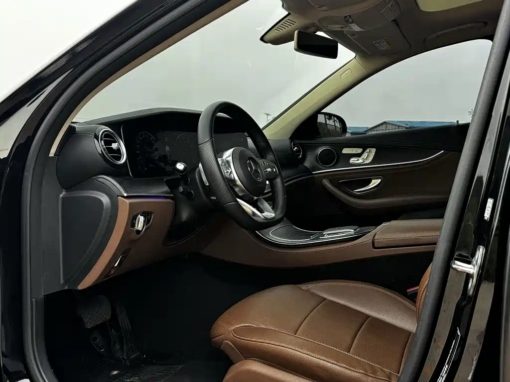 Mercedes-Benz E-Class 2019 — фото 19