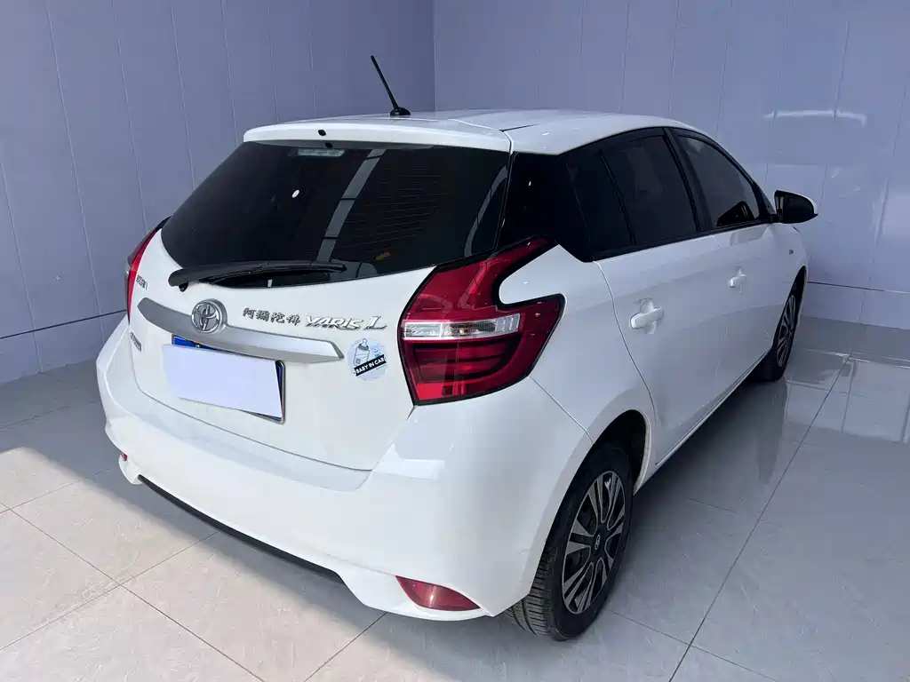 Toyota Yaris L 2017