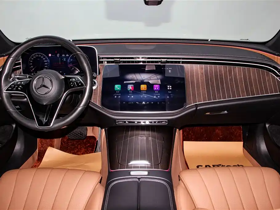 Mercedes-Benz E-Class 2024 — фото 13