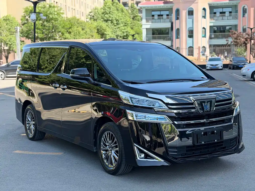 Toyota Vellfire 2022 — фото 3