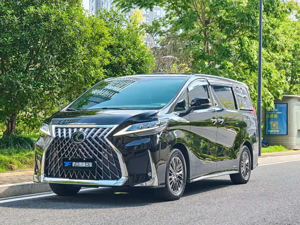 Toyota Vellfire 2021 — фото 1