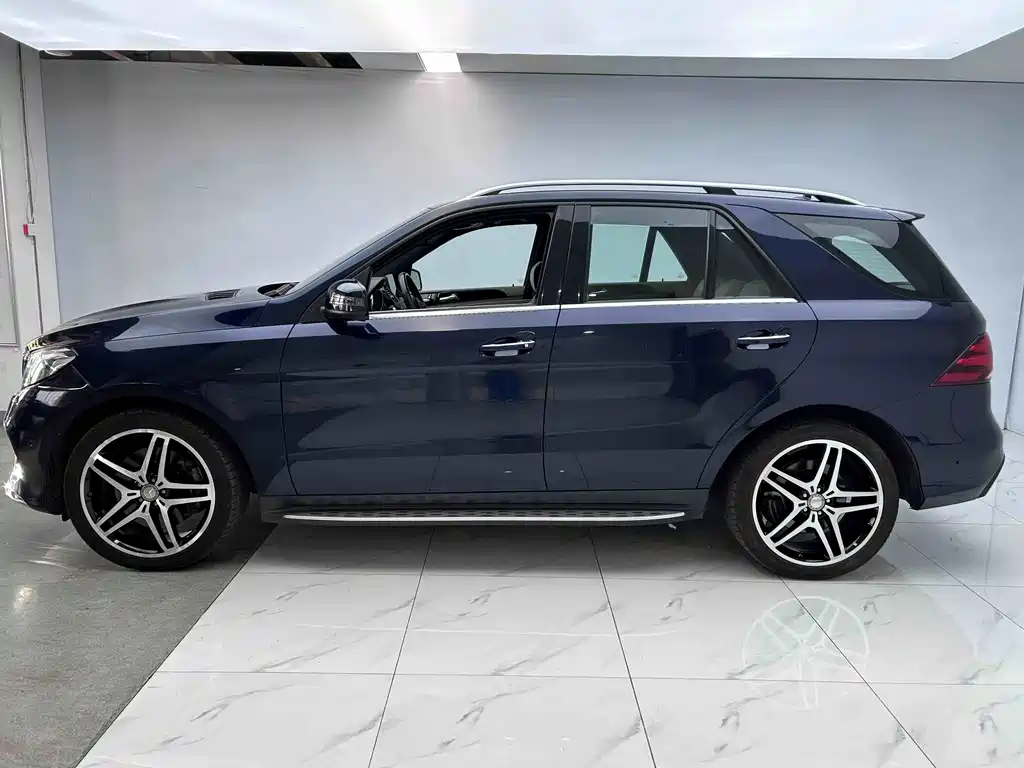 Mercedes-Benz GLE 2016