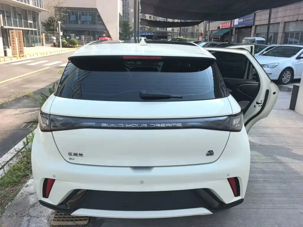 BYD Dolphin 2023