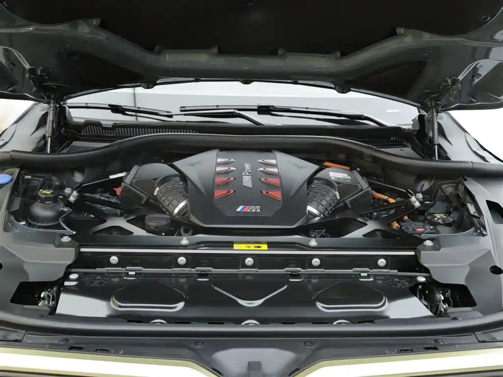 BMW XM 2023 — фото 17
