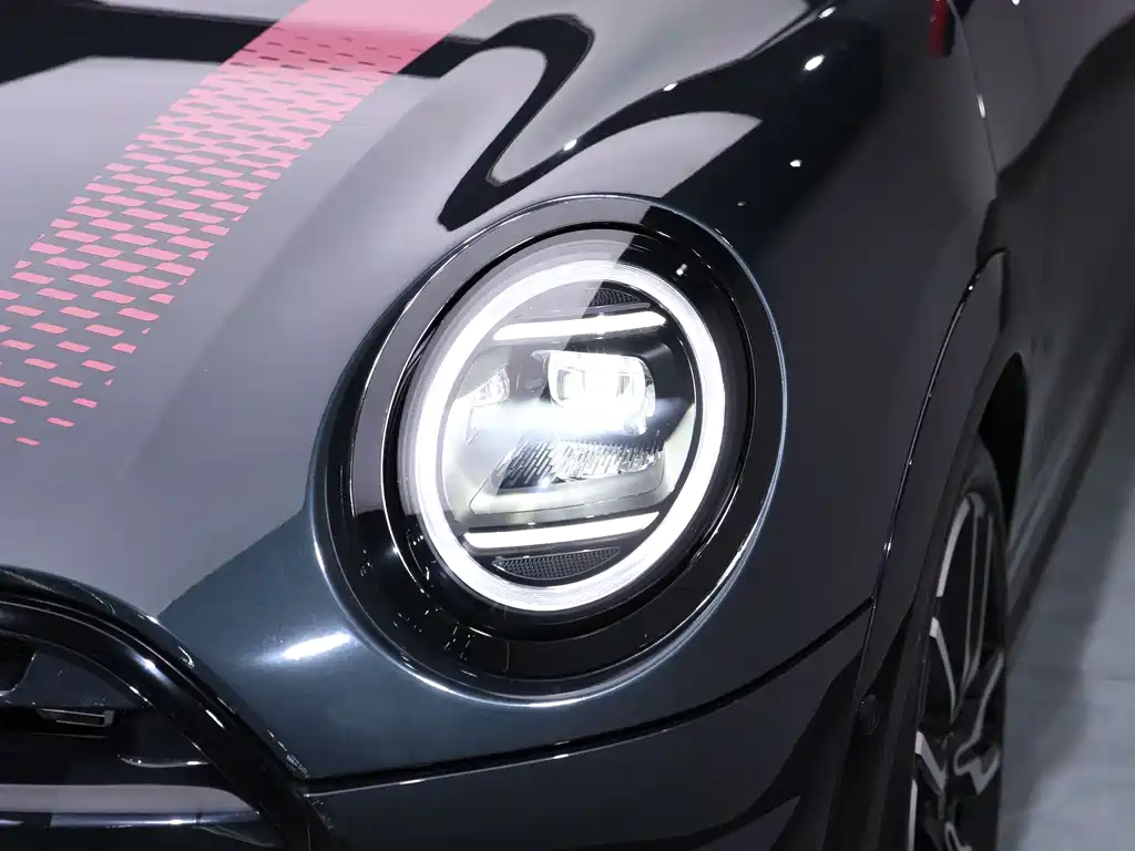 MINI JCW 2025 — фото 10