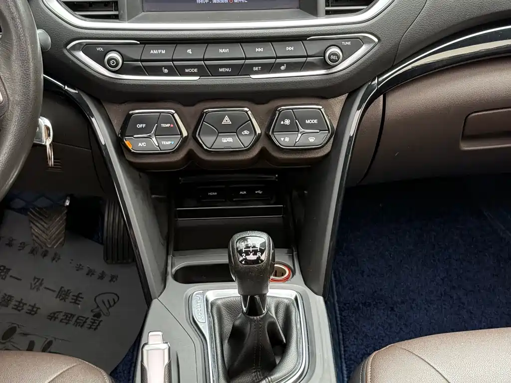 GAC Motor Trumpchi GS4 2016 — фото 12