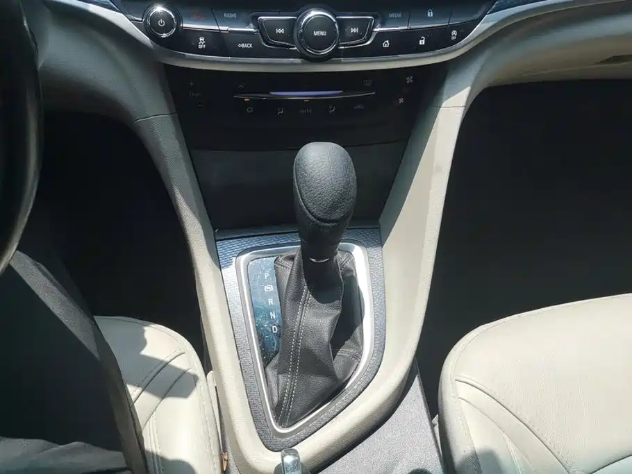 Buick Excelle GT 2019 — фото 16
