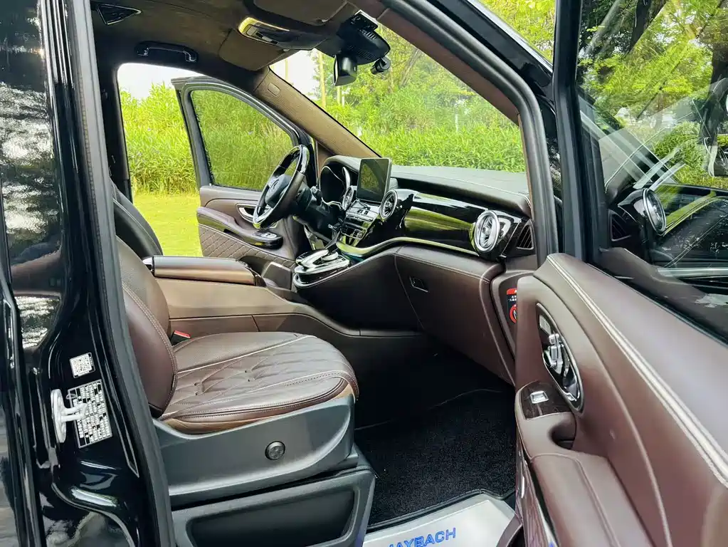 Mercedes-Benz V-Class 2020 — фото 22