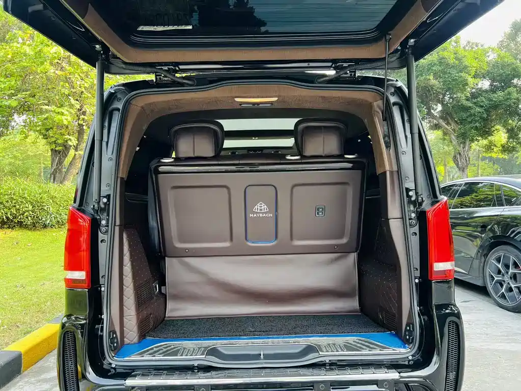 Mercedes-Benz V-Class 2020 — фото 28