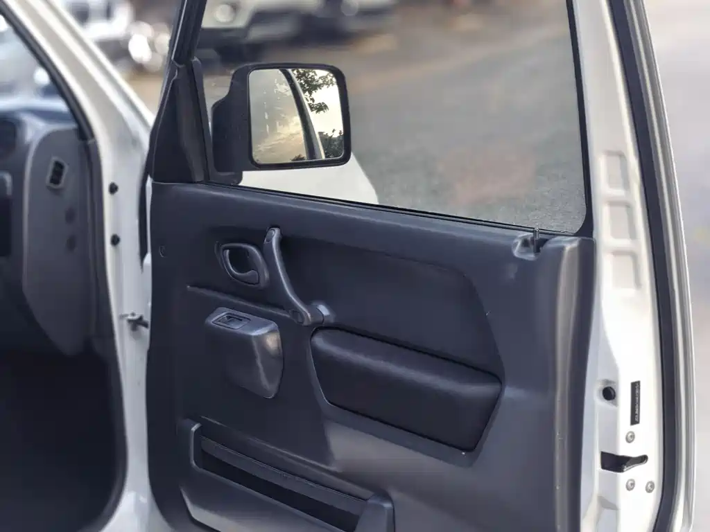 Suzuki Jimny 2018 — фото 7