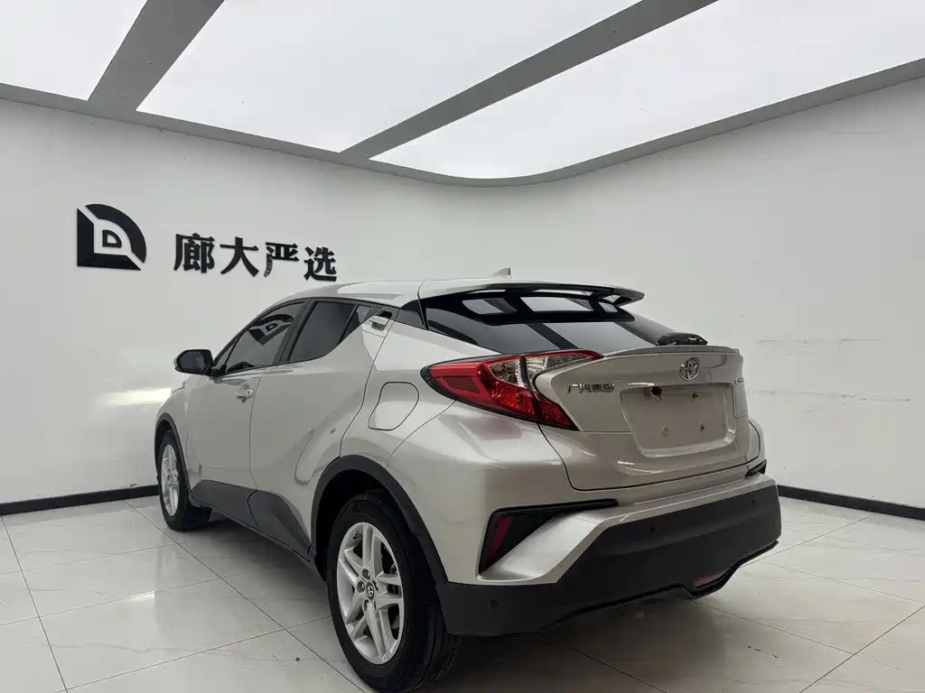 Toyota C-HR 2021 — фото 14