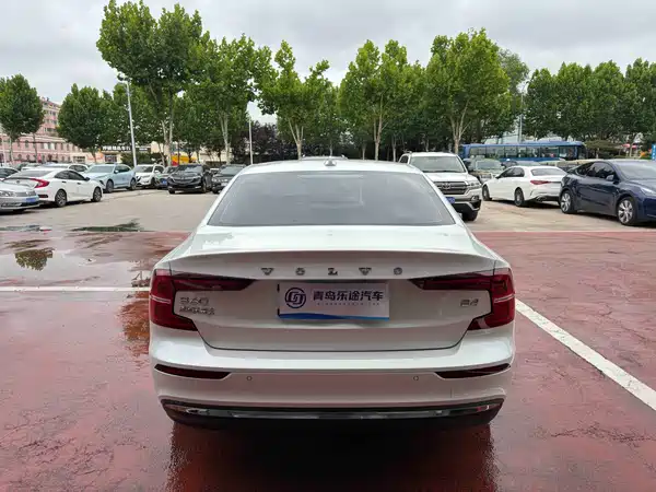 Volvo S60 2024