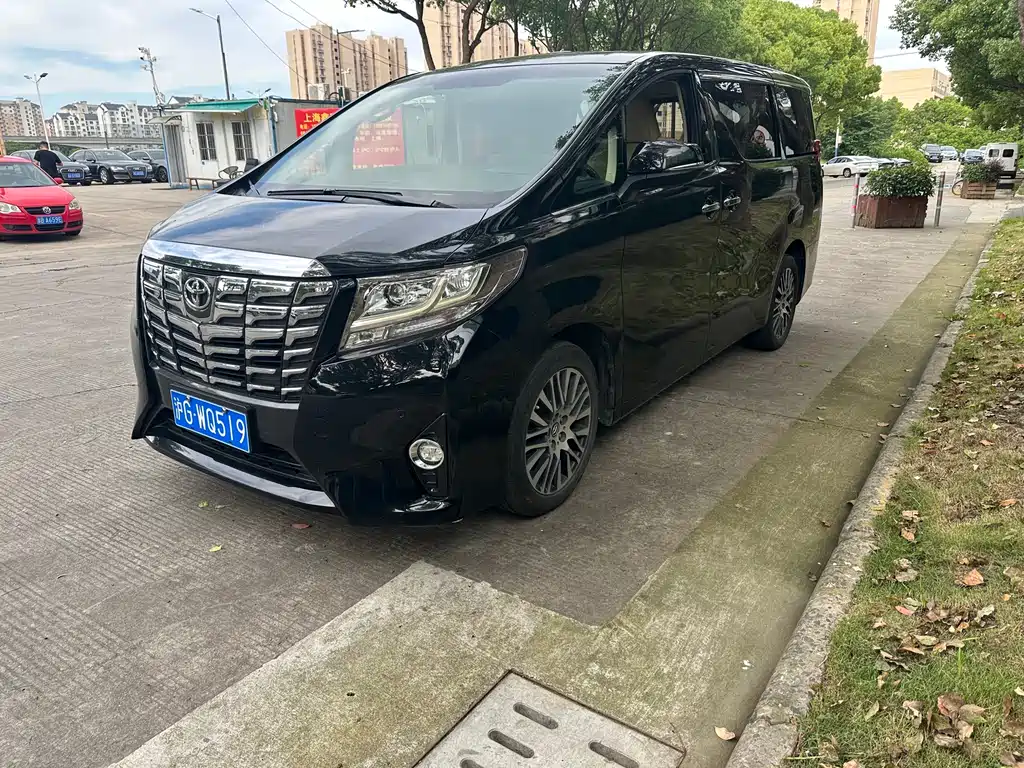 Toyota Alphard 2015