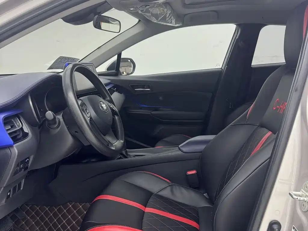 Toyota C-HR 2021 — фото 16