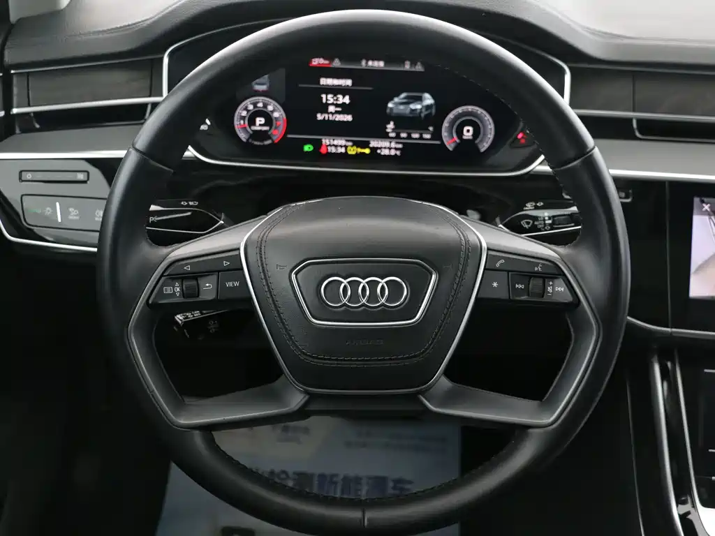 Audi A8 2018 — фото 13