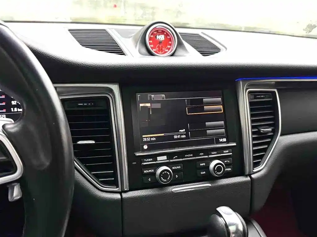 Porsche Macan 2015 — фото 12