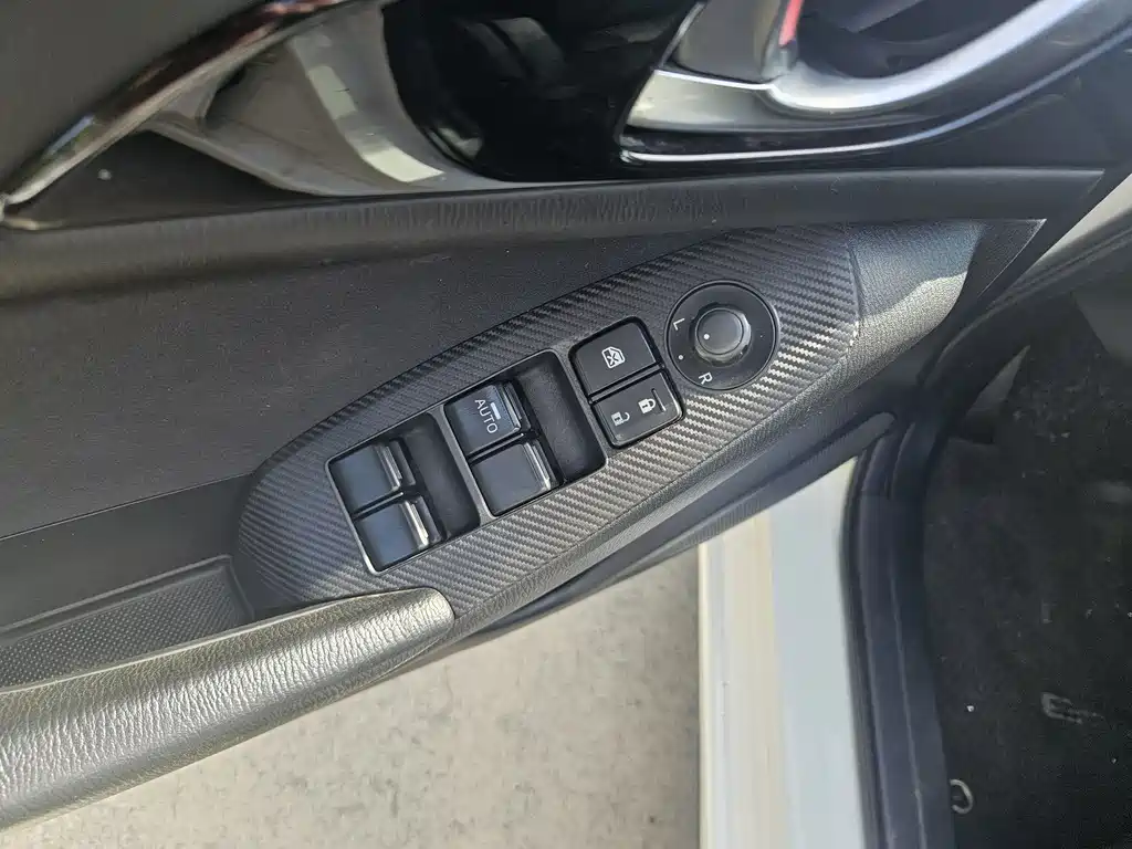 Mazda 3 Axela 2016