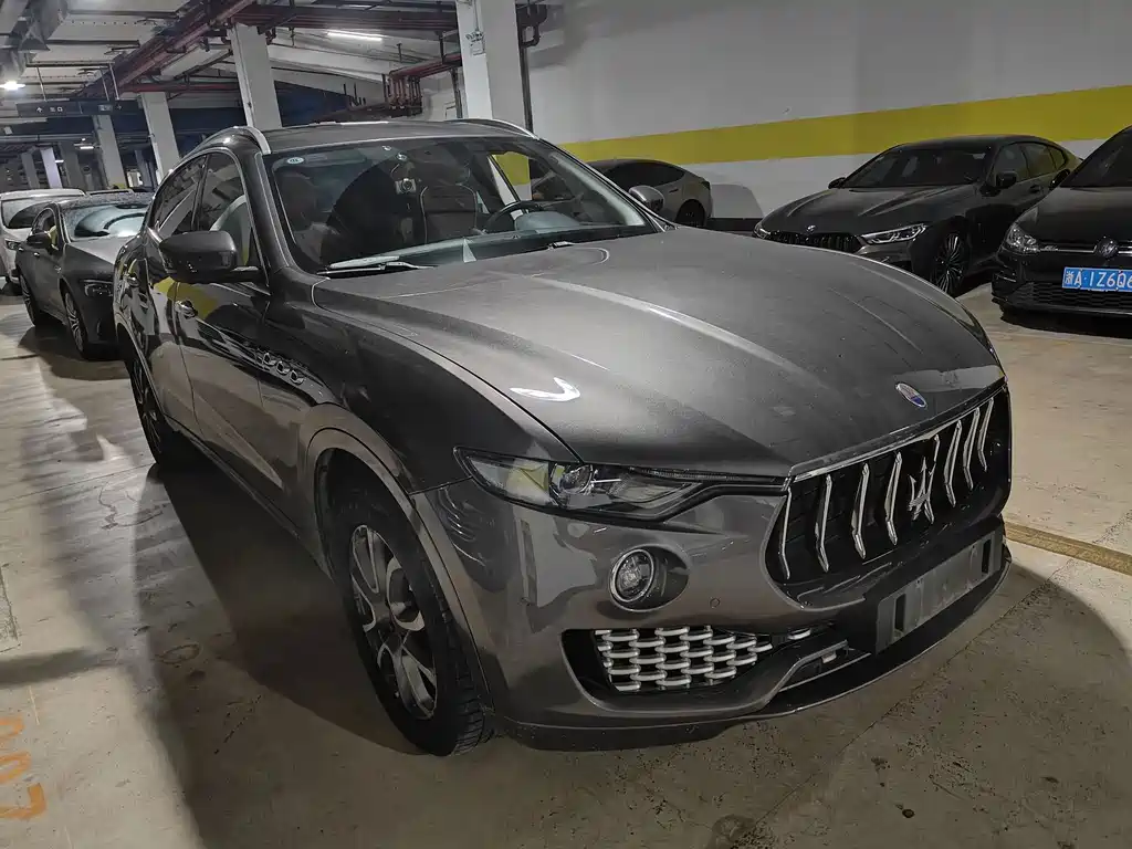 Maserati Levante 2017 — фото 12