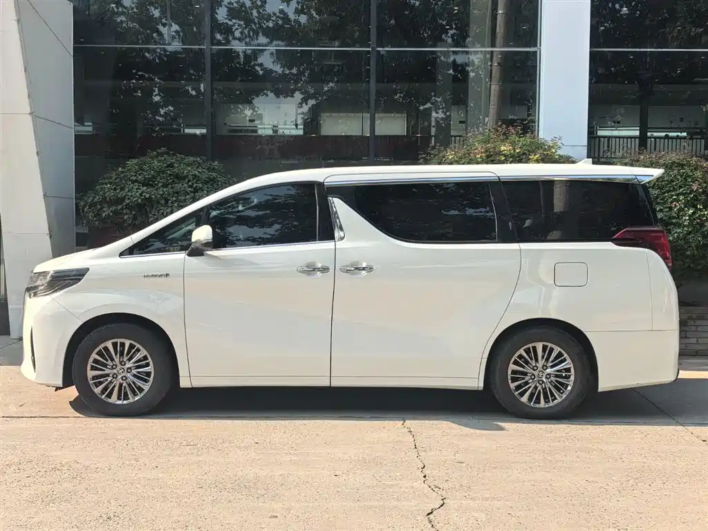 Toyota Alphard 2022