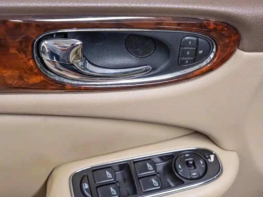 Jaguar XJ 2006 — фото 18