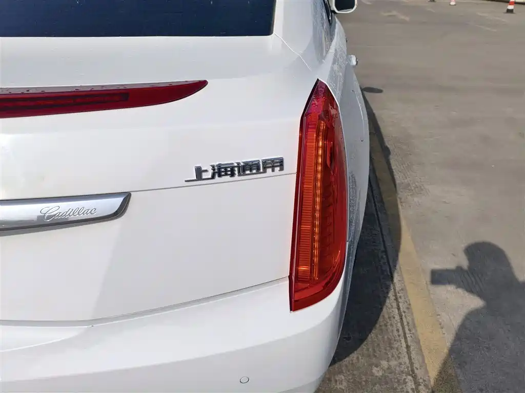 Cadillac XTS 2015 — фото 8