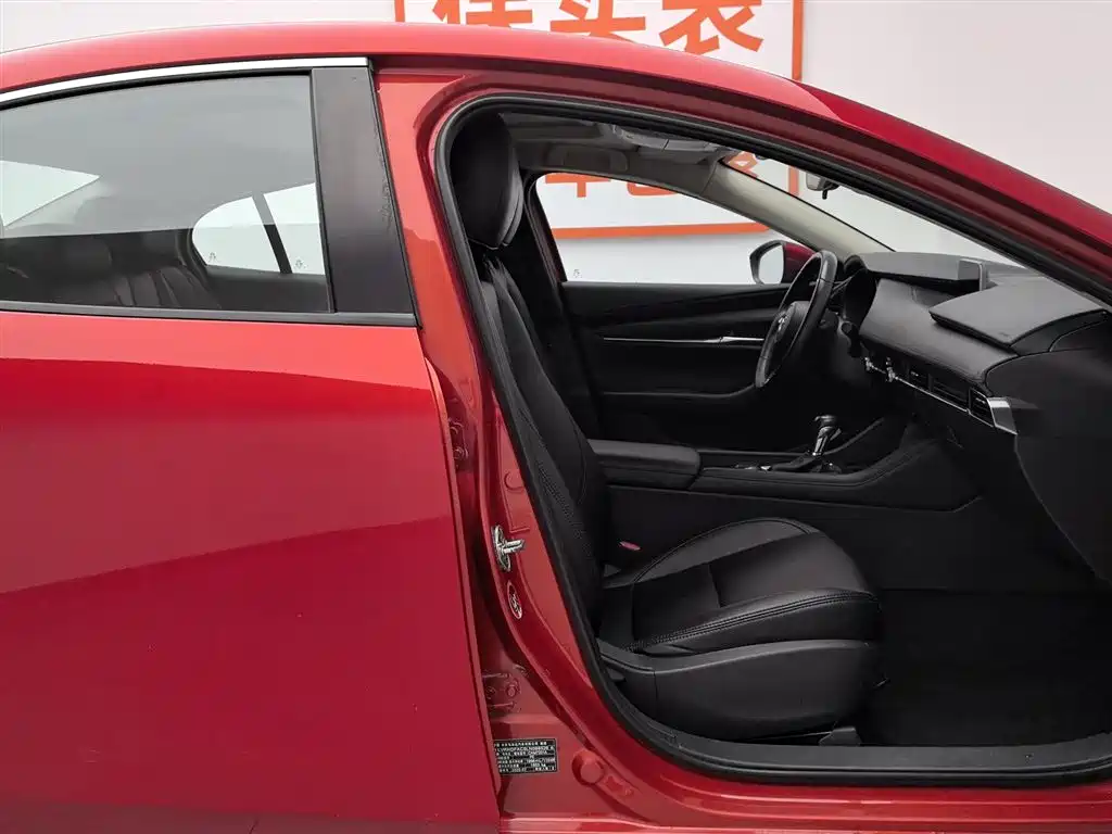 Mazda 3 Axela 2020 — фото 23