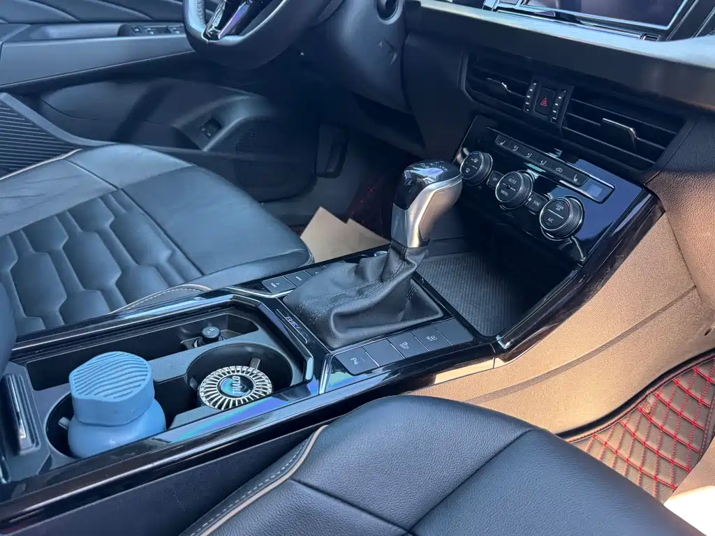 Volkswagen Passat Plug-In Hybrid 2019 — фото 16