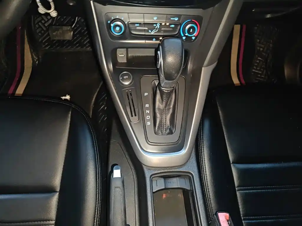 Ford Focus 2016 — фото 14