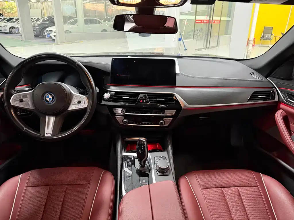 BMW 5 Series New Energy 2023 — фото 5
