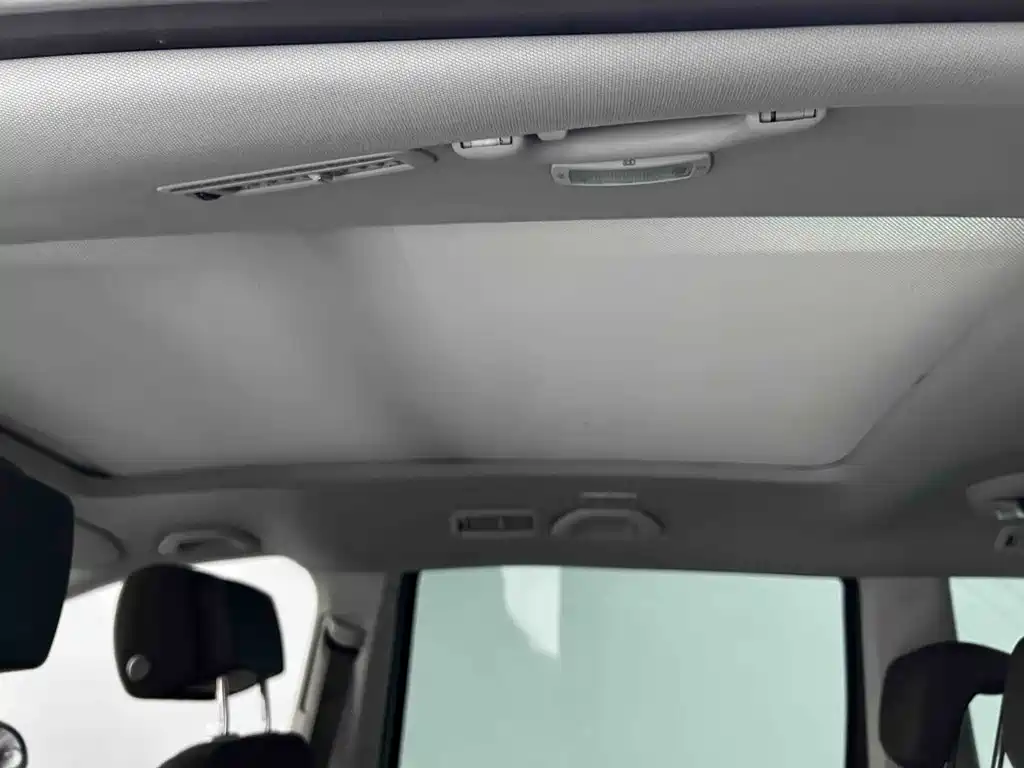 Volkswagen Sharan 2016 — фото 10